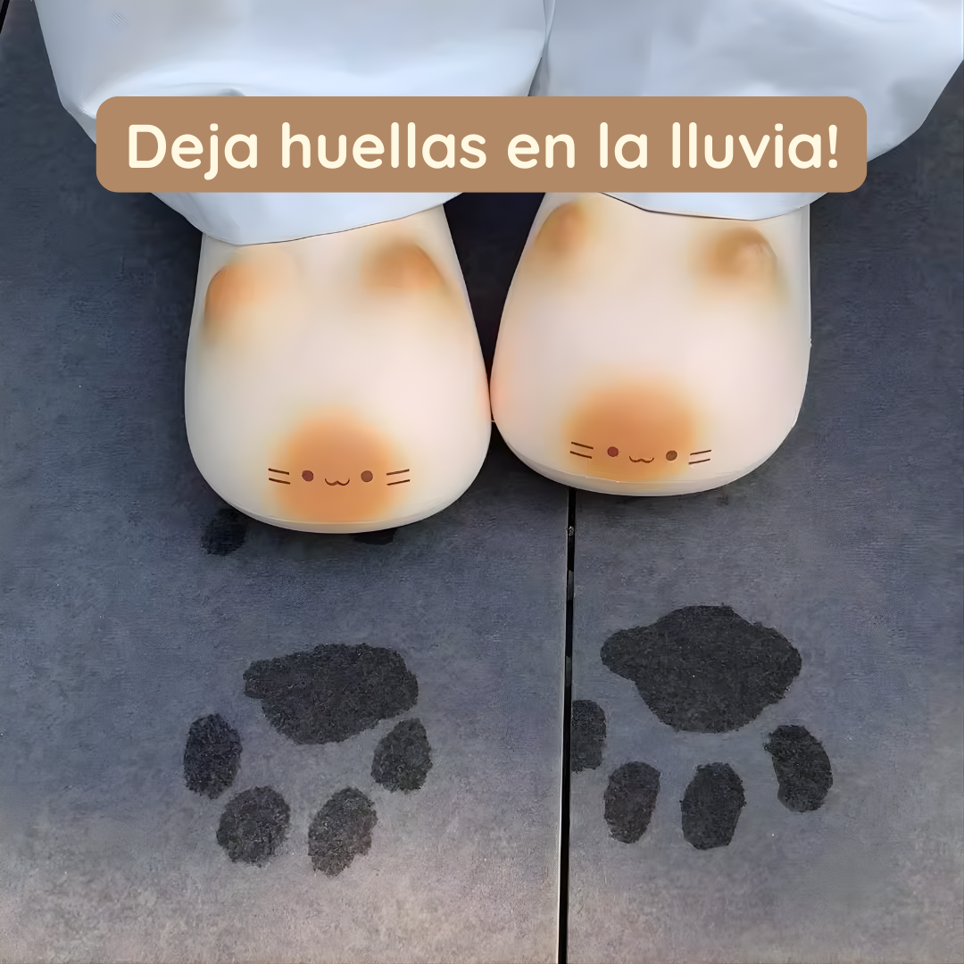 Zapatillas con huellas de gato